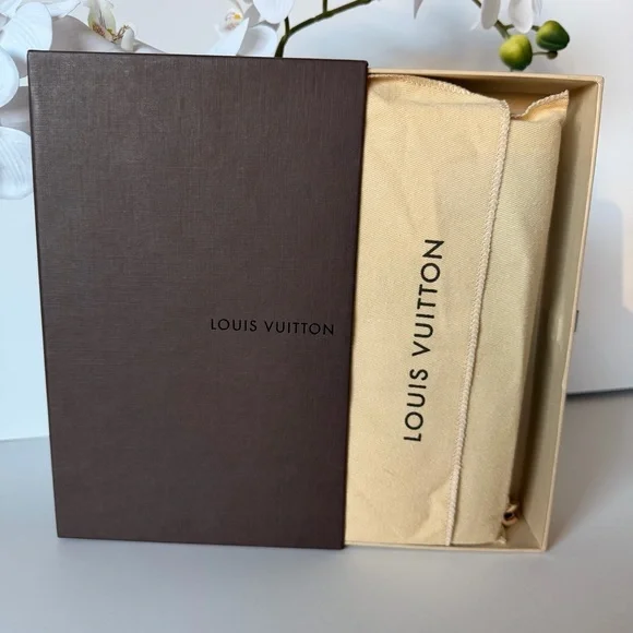 Louis Vuitton Vernis Sarah Wallet Amarante Burgundy w/Box and dust bag Full Set - Picture 3 of 16